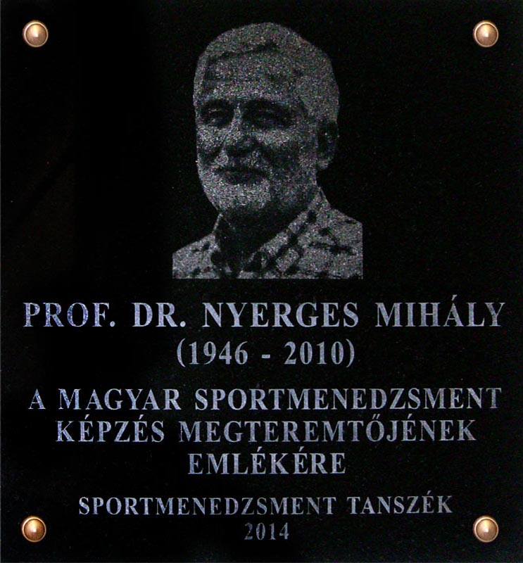 Felavattuk Dr. Nyerges Mihály emléktábláját