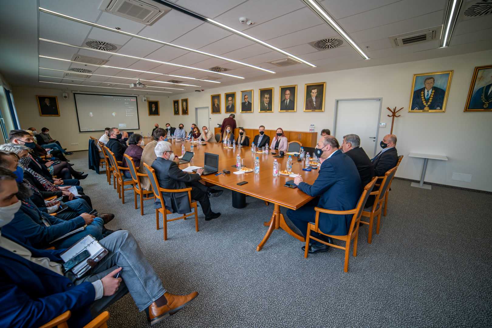 A Testnevelési Egyetem Szenátusa támogatja a modellváltást