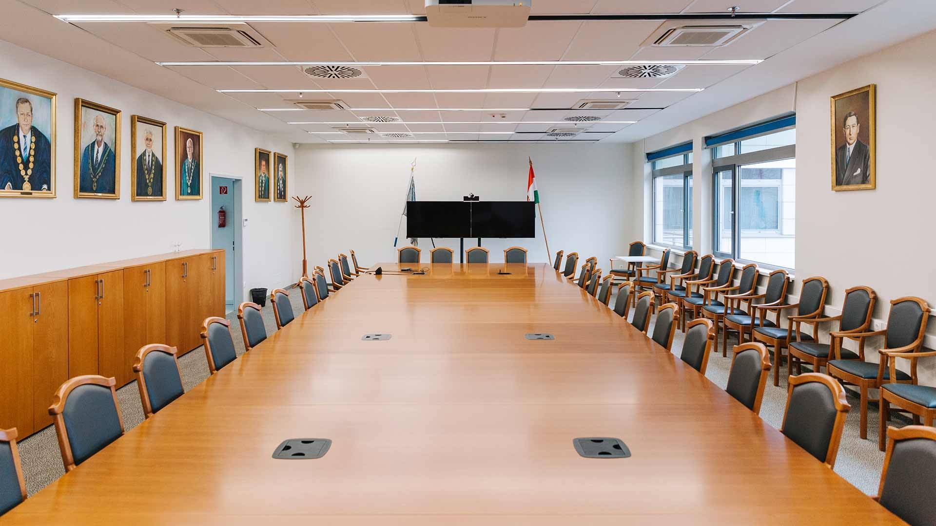 Szenátusi ülés: novembertől megváltozik a tan- és munkarend
