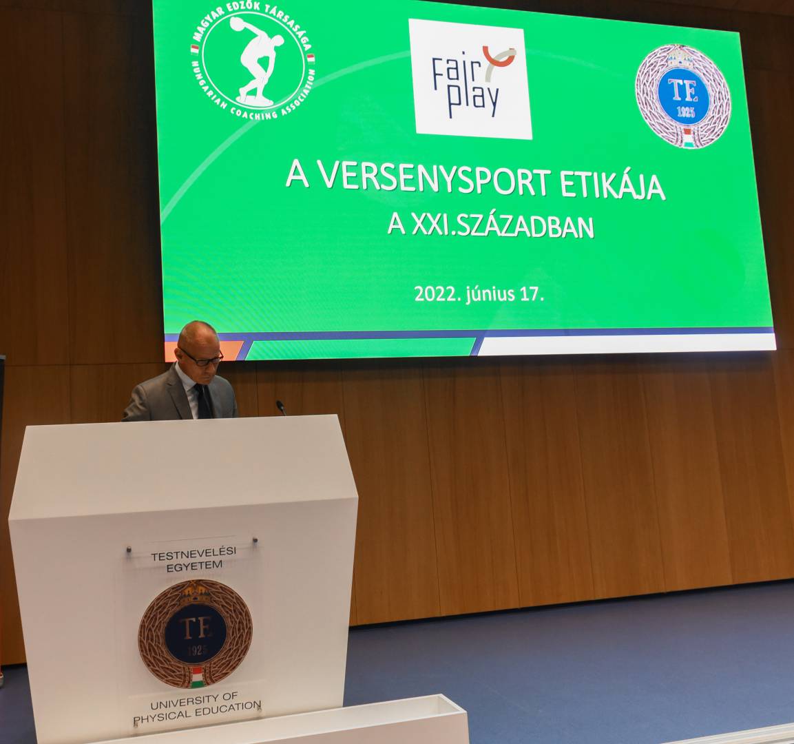 A Versenysportról és az etikáról tartottak konferenciát a TF en