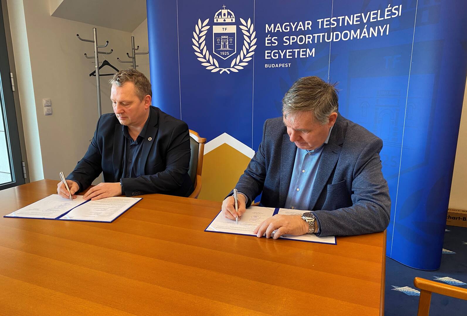 Együttműködési megállapodást kötött a TF és a hazai floorballszövetség 1