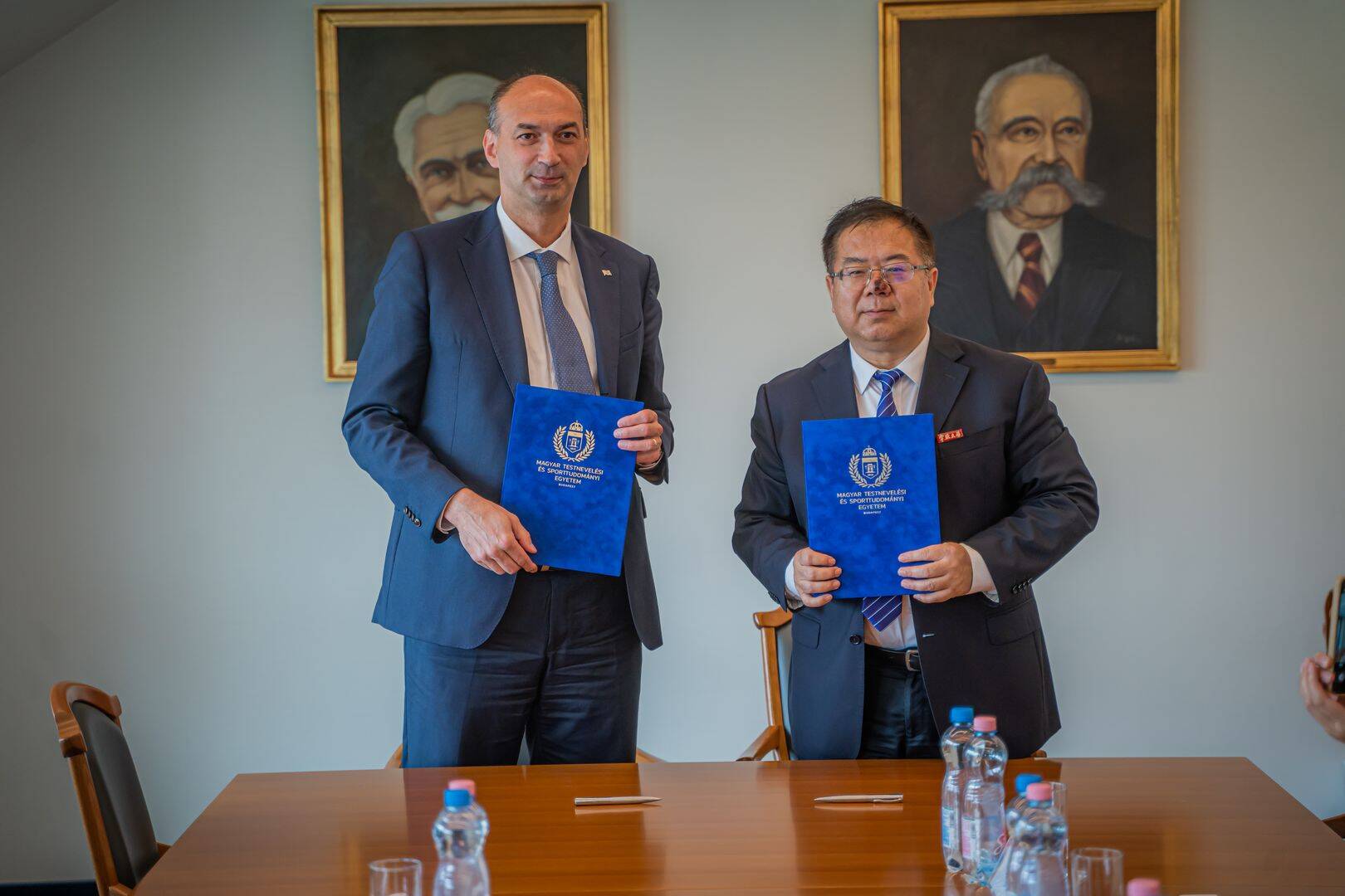Double agreement between HUSS and Ningbo University signed