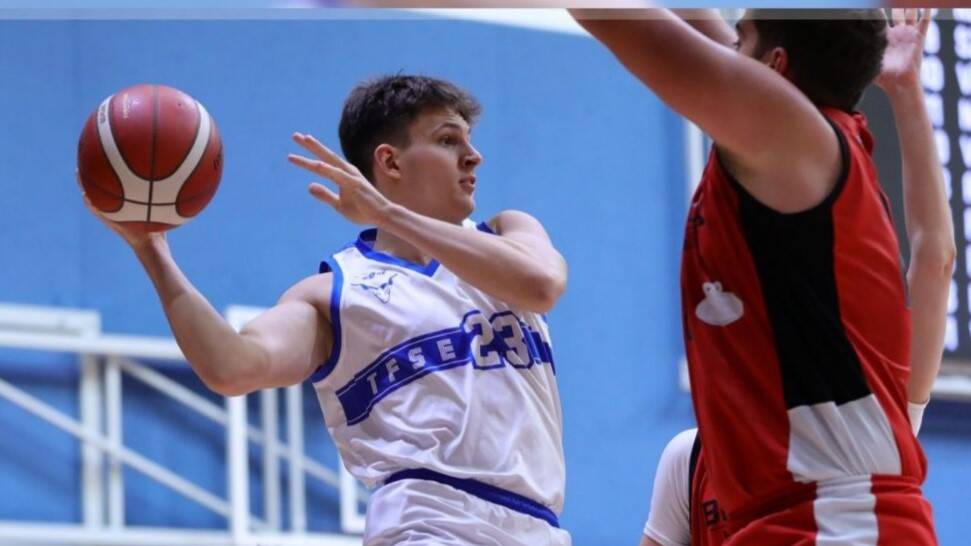Férfi kosárlabda: veretlen a bajnokságban a Boros Zoltán vezette TFSE
