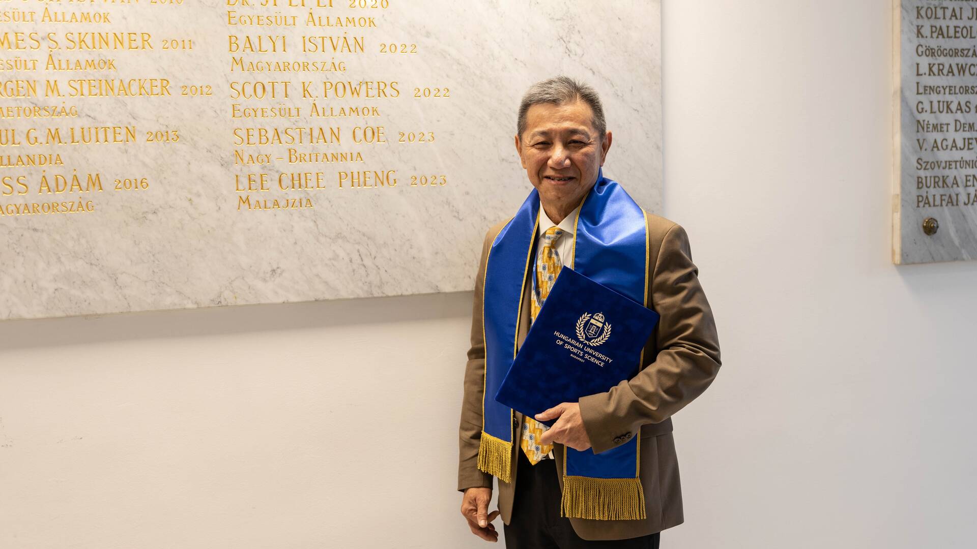 Hungarian University of Sports Science - Lee Chee Pheng receives ...