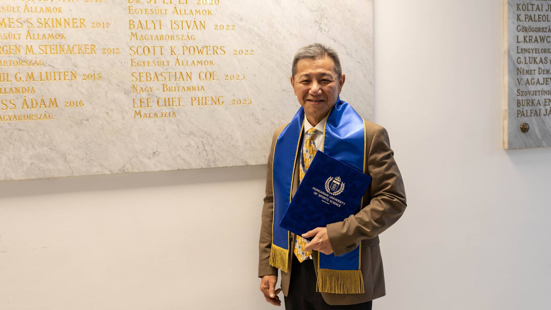 Lee Chee Pheng receives honorary doctorate degree at HUSS