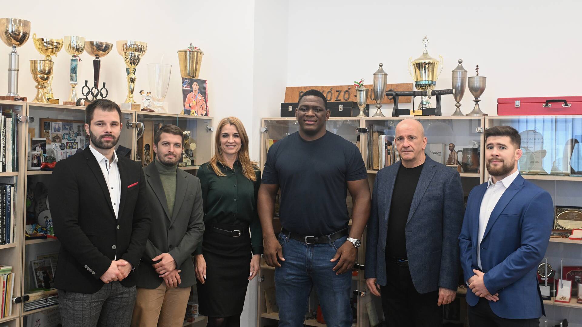 Mijaín López Núnez pays visit to the Hungarian University of Sports Science