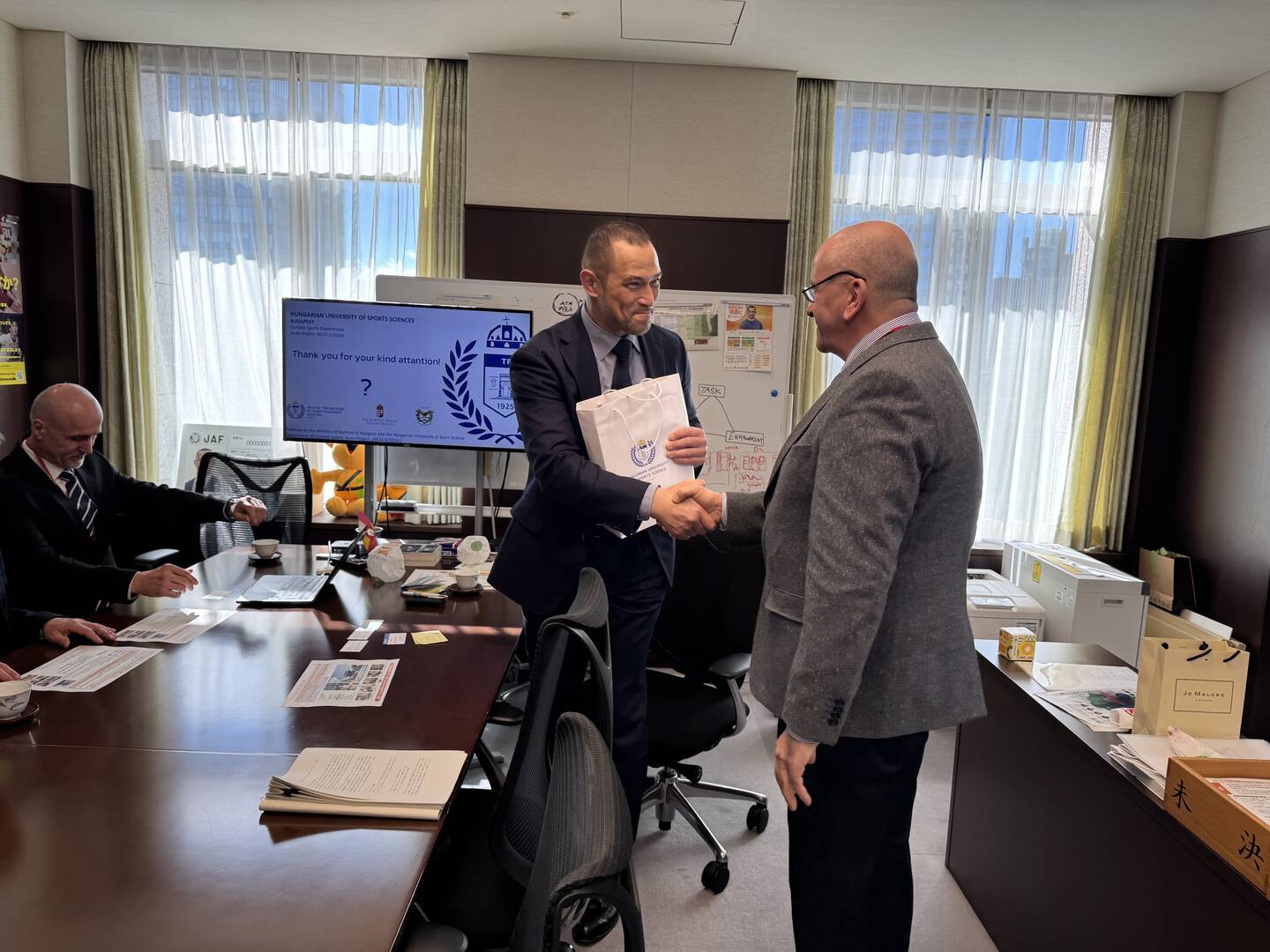 A Kuzdosportok Tanszek tanarait fogadta a japan sportminiszter 1