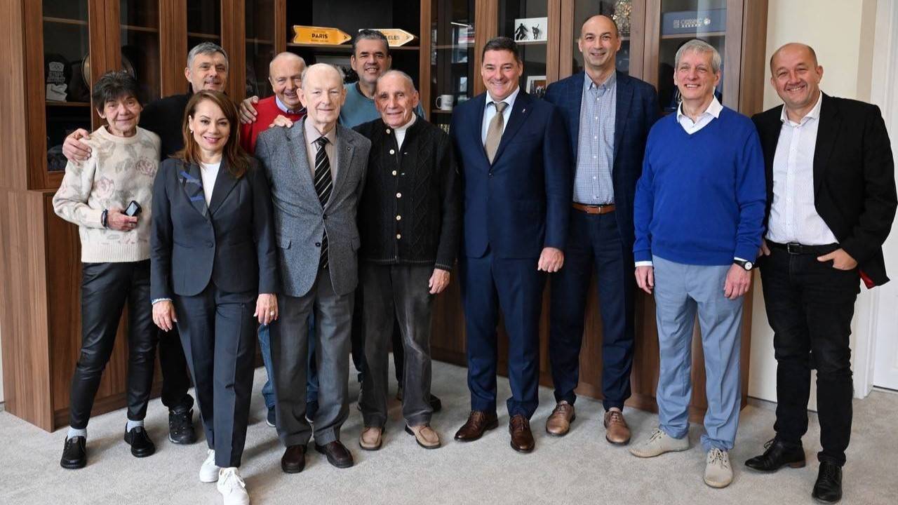 A „szavak nagymestereit” köszöntötte a MOB elnöke és a TF rektora