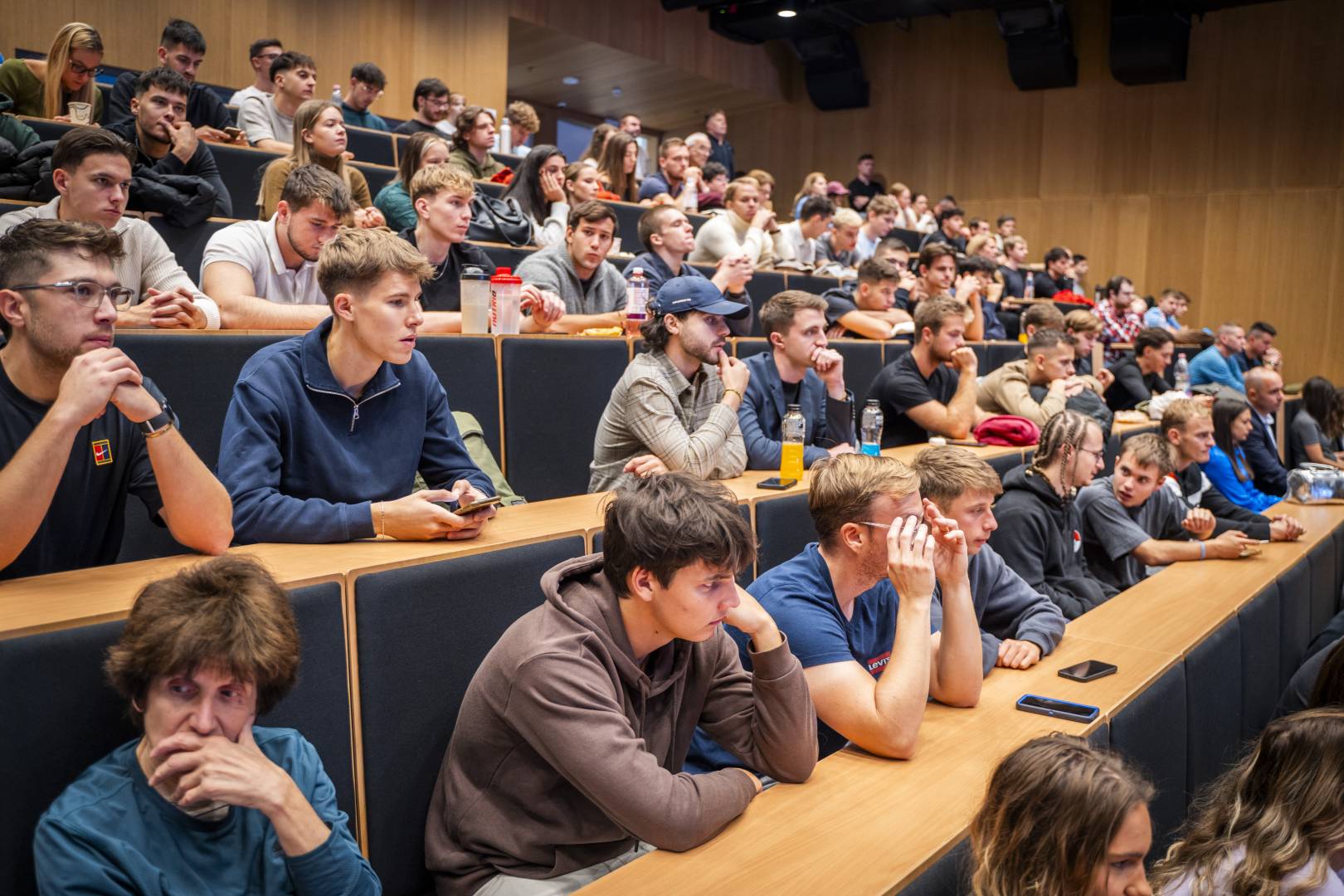 Ezren unnepeltek a TF 100. szuletesnapjat a Sport es Innovacio Konferencian 2