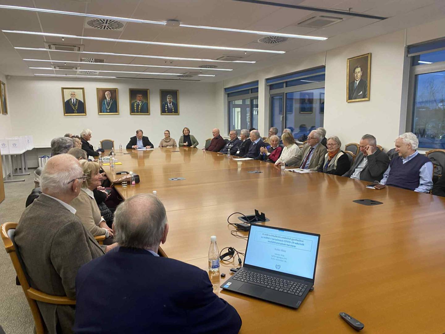 A vedooltasok korul fellangolt diskurzusbol sokat profitalhatunk gondolatebreszto eloadas a Masters Club novemberi osszejovetelen 1