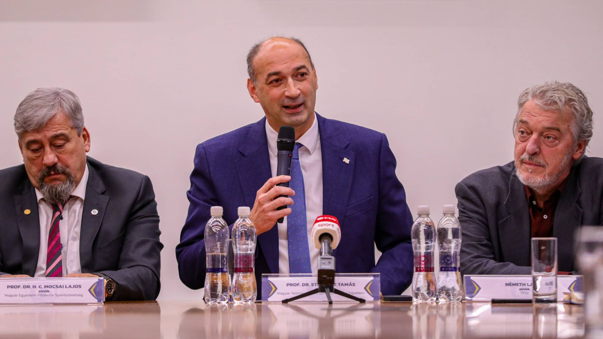 Sajtotajekoztato kereteben koszontottek a szazeves TFSE t 3