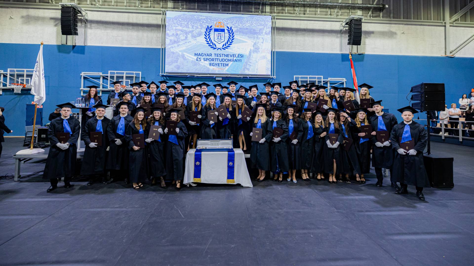 A jovo testnevelo tanarai edzoi es sportvezetoi vettek at okleveluket a TF en 1