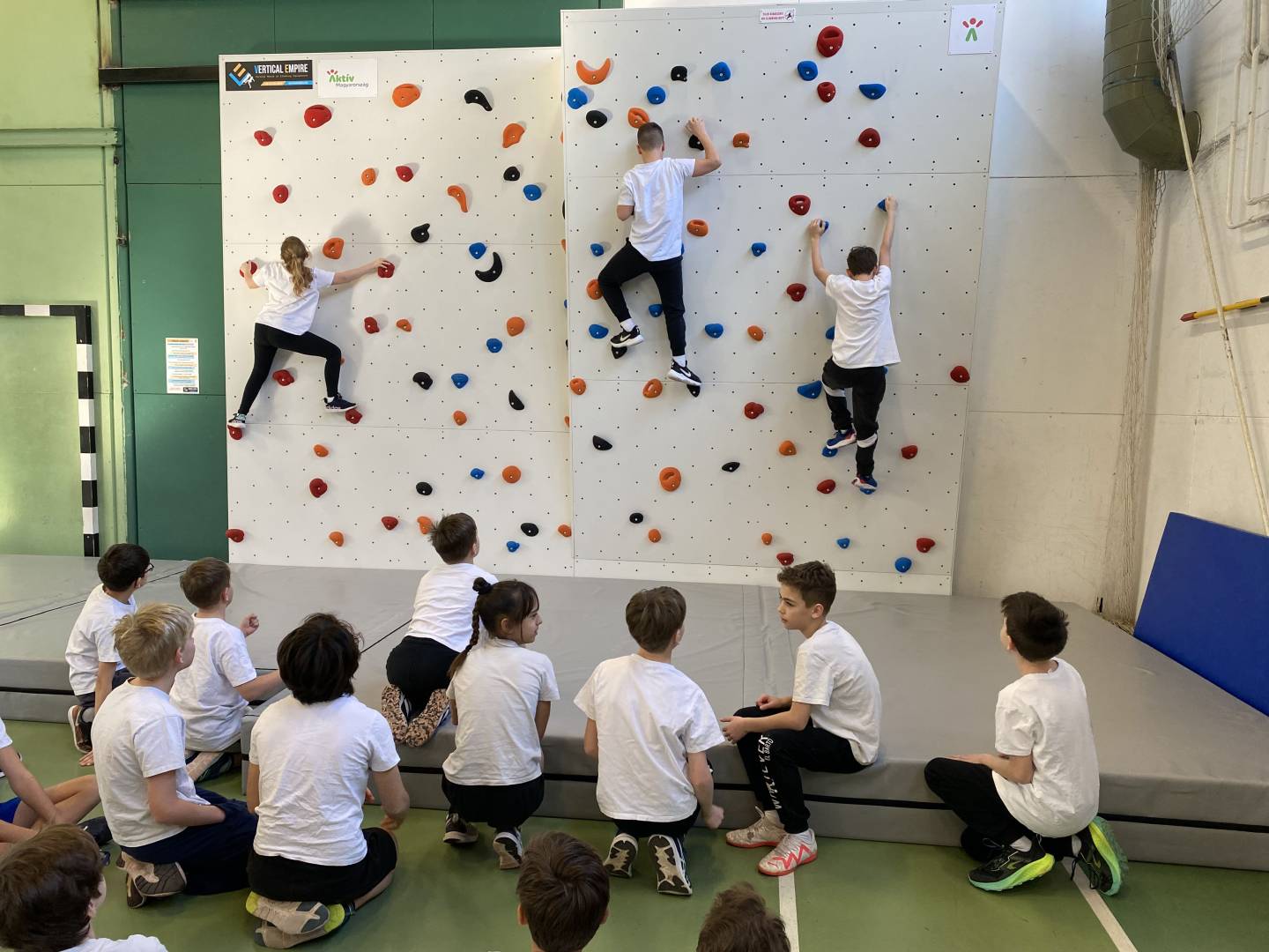 Elmenydusabb testnevelesorak maszofal atadas a TF Gyakorlo Sportiskolaban 1