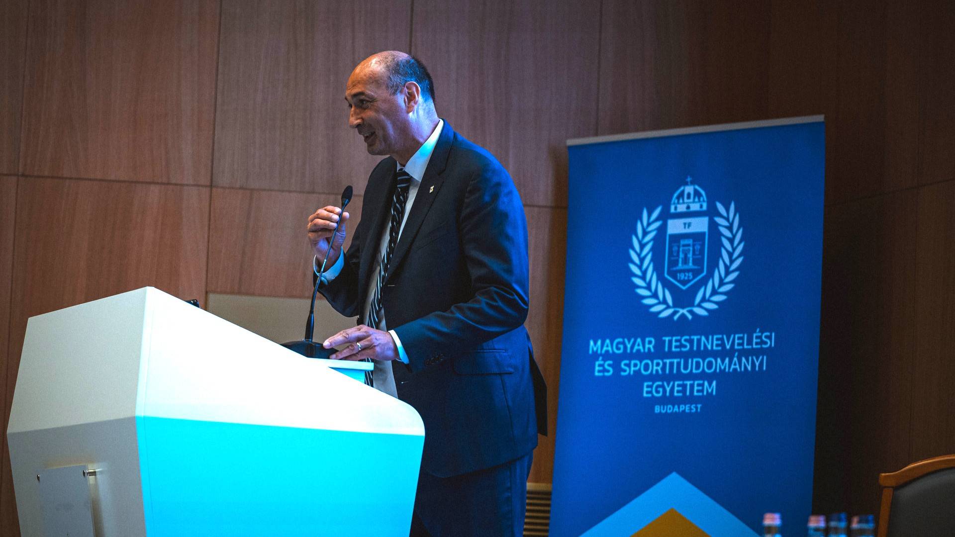 Egyezteto forumot tartott a mindennapos testnevelesrol a TF es az MTTOE 1