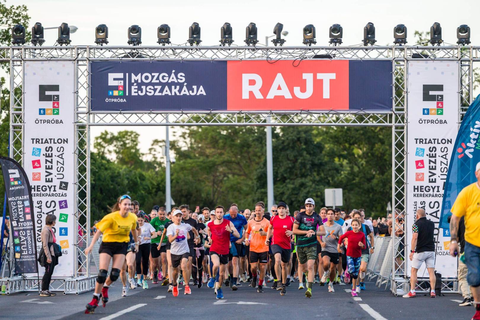 Tobb mint szazezren mozogtak a 10. Mozgas Ejszakajan 4